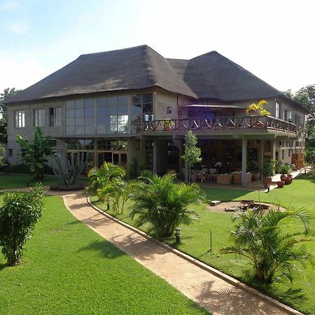 Weru Weru River Lodge Exterior photo