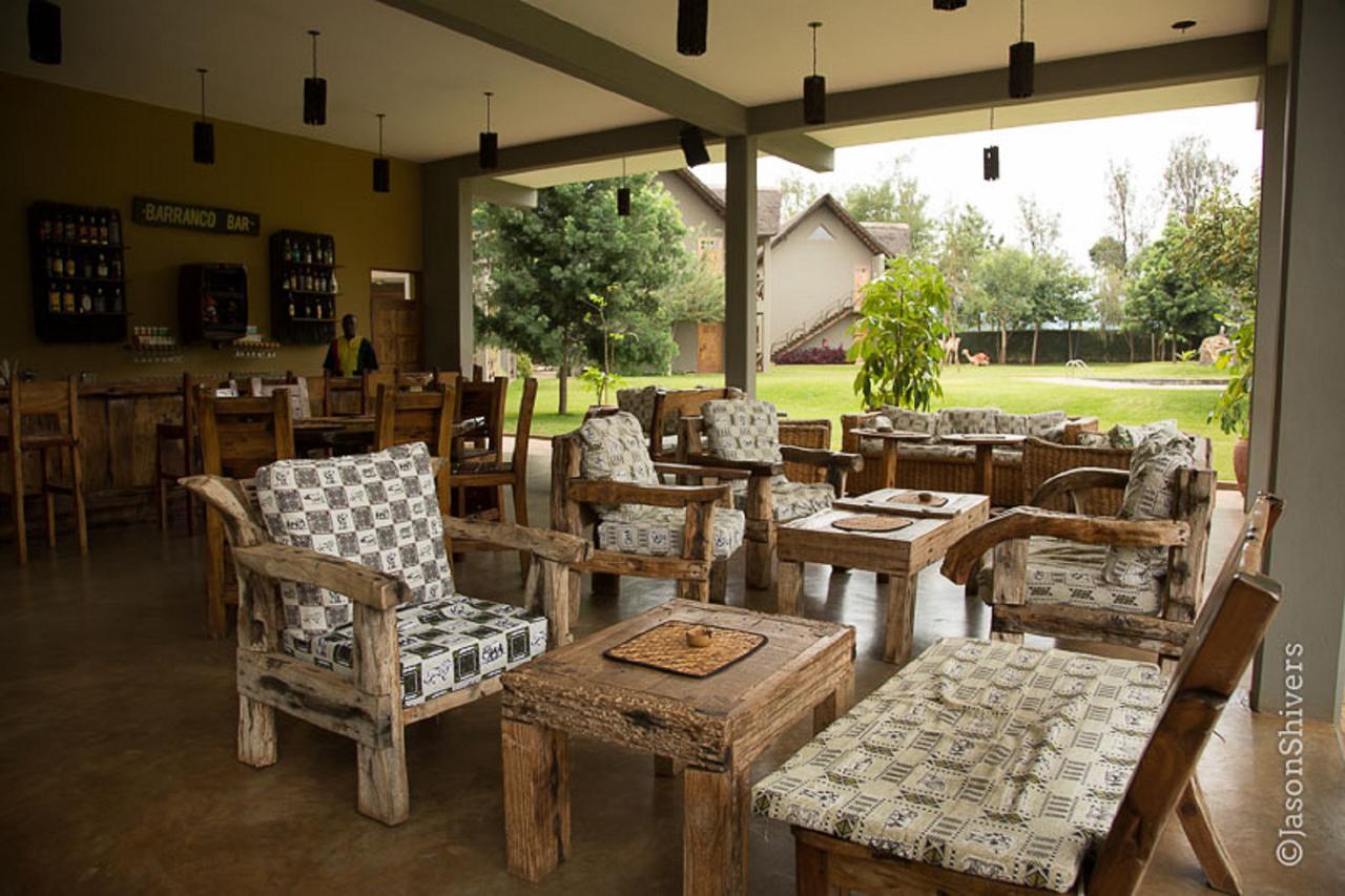 Weru Weru River Lodge Exterior photo