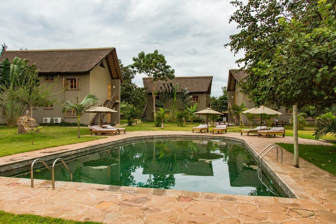 Weru Weru River Lodge Exterior photo