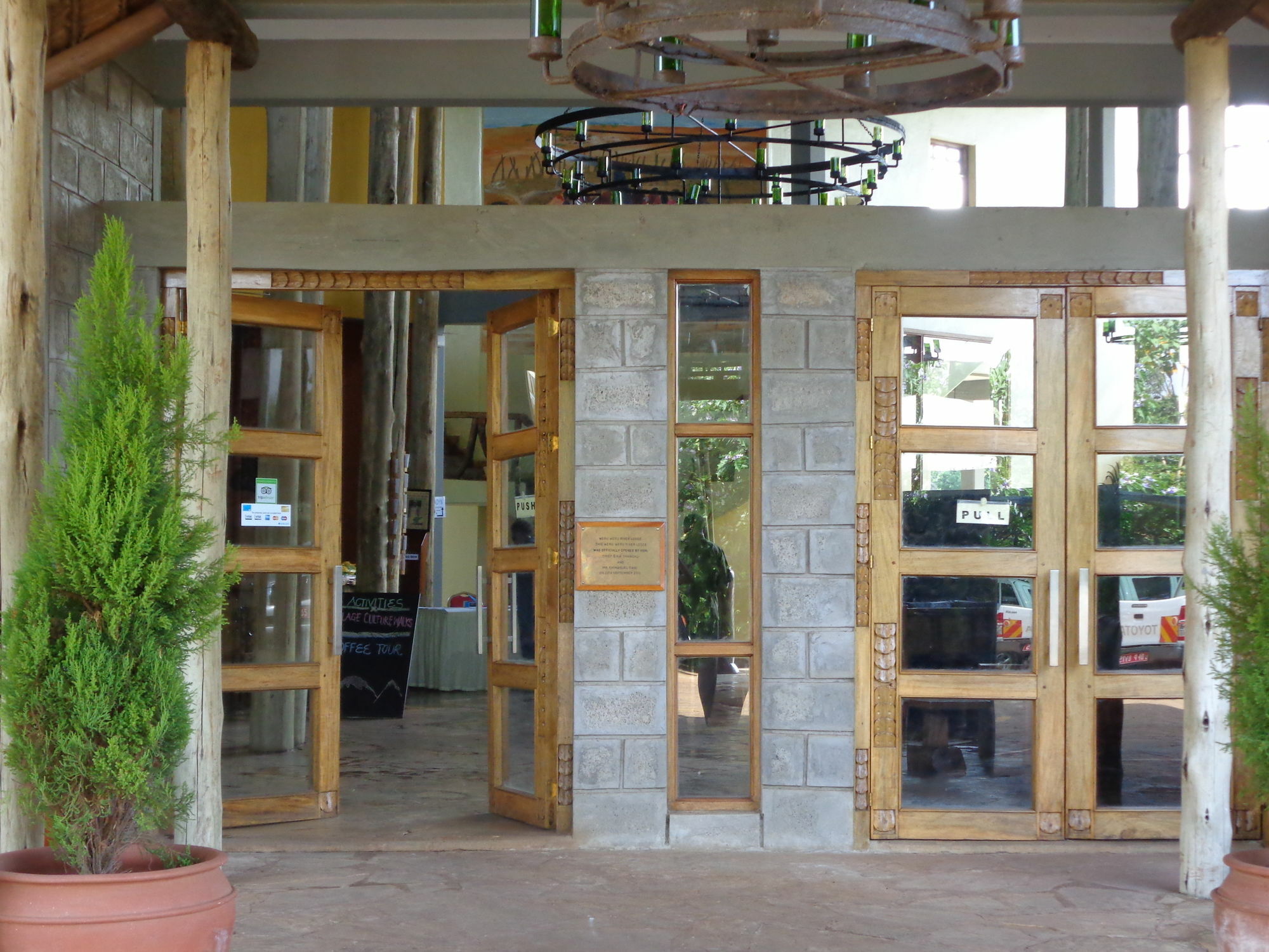 Weru Weru River Lodge Exterior photo